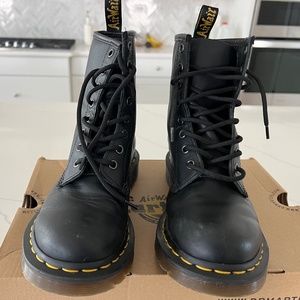 Dr. Martens 1460 Women’s Size 7, Nappa Black